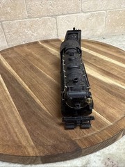 AHM / Rivarossi HO Santa Fe 0-8-0 USRA Switcher Locomotive #102 & Coal Tender