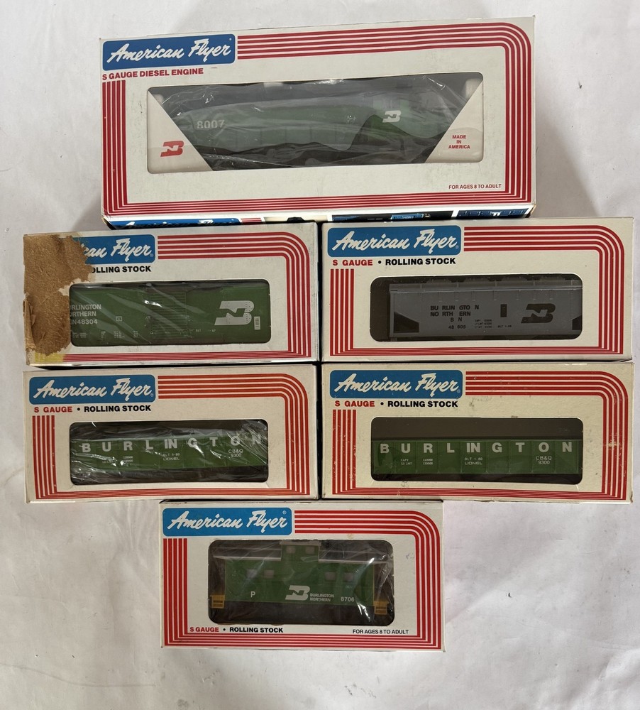 American Flyer Burlington Northern GP-20 Engine, Caboose, Box Car, Hopper, 2 Gon