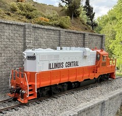 HO Scale InterMountain Illinois Central #8005 Paducah Rebuilt GP10 DCC/Sound/NIB