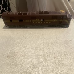 Pennsylvania Railroad HO Diesel Locomotive #5772 Brown Yellow Plastic Model