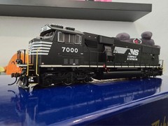 Athearn Genesis HO SD60E Norfolk Southern 7000 DC (DCC Ready) ATHG65195