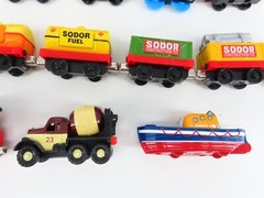 LOT of 30+ Gullane Thomas and Friends Unpowered Locomotives and Cars