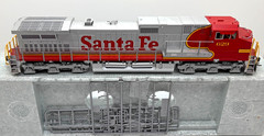 HO KATO 37-1208 GE C44-9W DASH 9 SANTA FE # 629