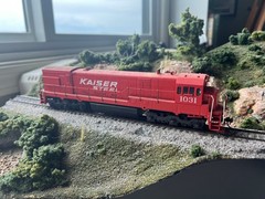 Athearn HO Scale Diesel Locomotive, Kaiser Steel #1030, Dummy No Box