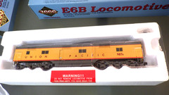 HO-Proto 2000 E6A POWERED Locomotive & Unpowered E6B in Box UP #987 * Runs Slow