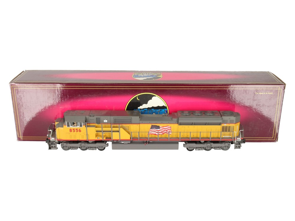 MTH 20-2503-1 Union Pacific SD90MAC Diesel Engine w/US Flag w/PS 2.0 #8556 EX