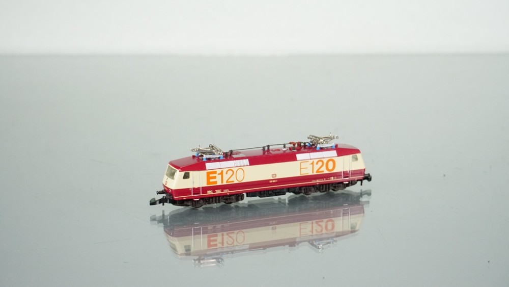 Marklin BR 120 55. Toy Fair Nurnberg Z scale