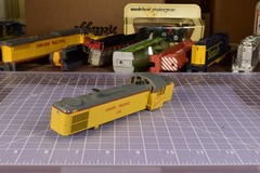 HO SHELL Union Pacific RS series, one clip-in missing SH5