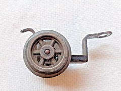 ORIGINAL PREWAR LIONEL TRAIN STEAM ENGINE SIX SPOKE WHEEL REAR TRAIL TRUCKS 249E