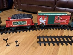 EZTEC G GAUGE CHRISTMAS ENGINE SCIENTIFIC NORTH POLE EXPRESS LOCOMOTIVE Set (C4