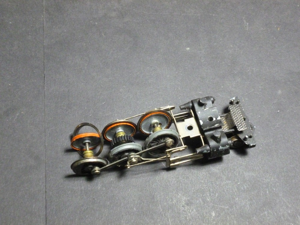 Ho Japaneese steam locomotive 0-6-2 main wheels read description