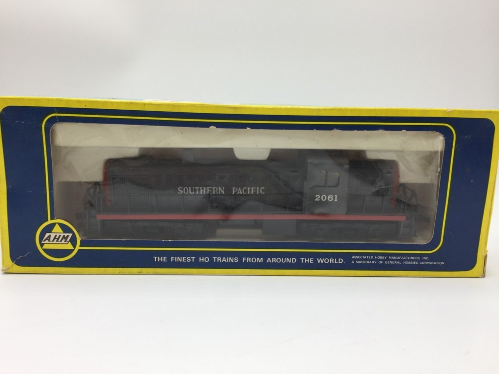 AHM 2061 Southern Pacific Locomotive Engine,HO Scale,Toy Train,New Opened Box