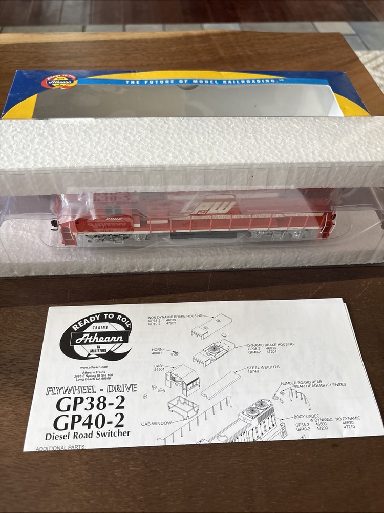 Athearn RTR Toledo, Peoria, & Western TPW GP38-2 Diesel Road Switcher #2002 New