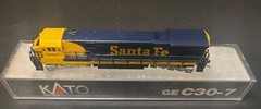 Kato 176-301 GE C30-7 Diesel Locomotive Santa Fe 8017 See Details! US Seller
