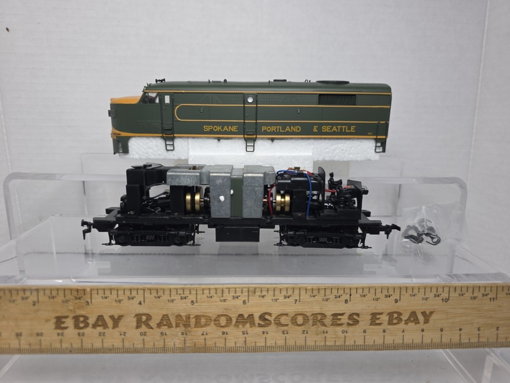 Proto 2000 HO Scale 8385 Spokane Portland & Seattle FA2 Diesel Locomotive NOS