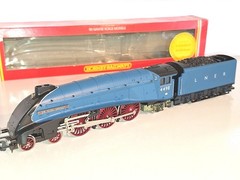 Hornby R528 Ltd Ed #200 Sir Nigel Gresley A4. New Old Stock. Mint Cond. Boxed.OO