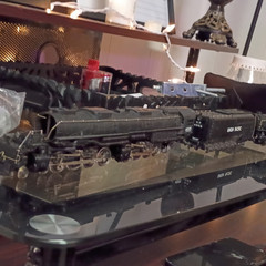 Mantua HO Union Pacific Big Boy 4005 Steam Locomotive 4-8-8-4 Analog DC