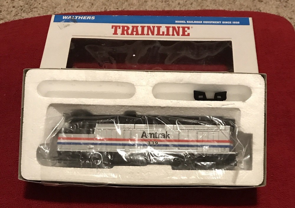 Walthers Trainline HO Scale Amtrak #339 EMD F40PH Diesel Locomotive 931-311