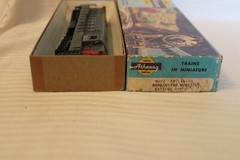 HO Scale Athearn, FM Diesel Locomotive, Southern Pacific, Gray, #3034 Built