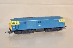 TRIANG HORNBY R758 BR BLUE HYMEK CLASS 35 DIESEL LOCOMOTIVE D7063 5op