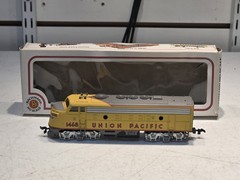 Vintage Bachmann HO Scale Union Pacific F9 Diesel Locomotive 1468