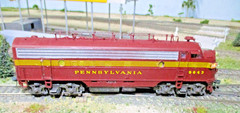 PRR 9843, PRR 9871 FP7A’s BOTH POWERED CUSTOM PAINT/DETALLEDS TRAINPHONE ANTENNA