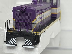 Proto 2000 HO Scale 8102 Atlantic Coast Line ACL 666 SW-9 Diesel Switcher NIB