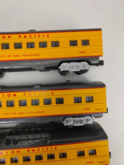 Williams Passenger Cars Union Pacific O Gauge 4-Car Set Box Lights