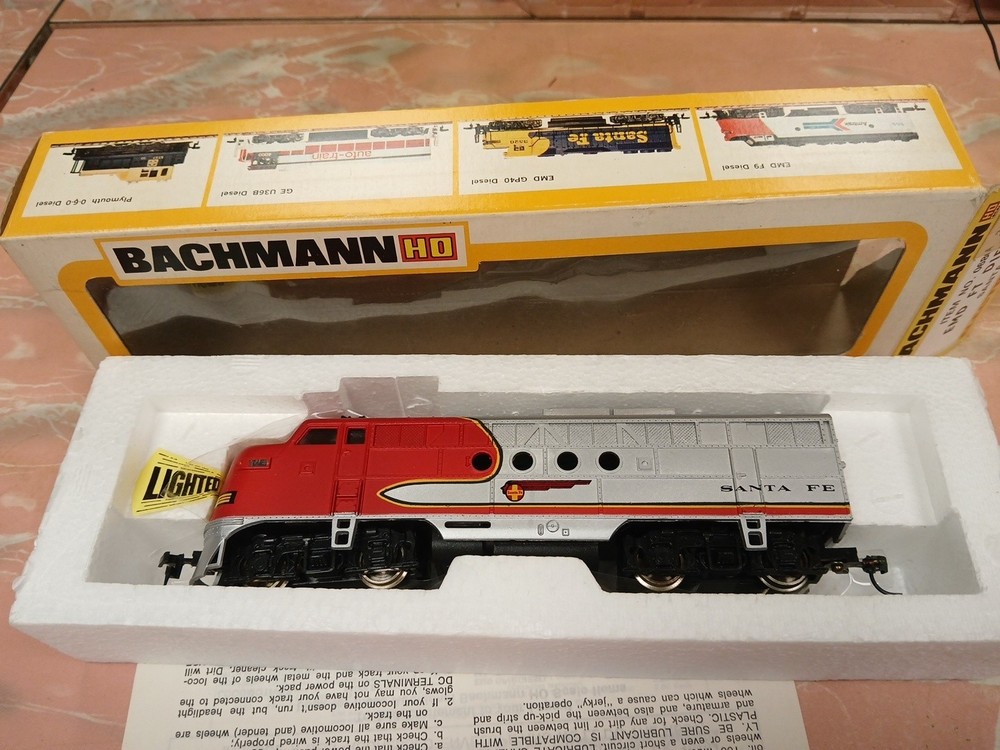 NOS Bachmann Santa Fe 0680 EMD FT Diesel Locomotive HO Tested LIGHT/Box NICE