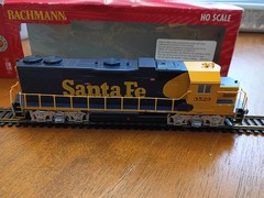 Bachmann HO 1:87 Santa Fe Diesel Locomotive DCC Sound Light Function