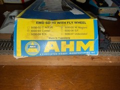 AHM HO Scale Southern Pacific SD40 Powered Locomotive #8444 NOS*