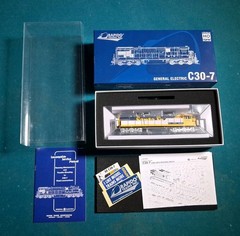 Rapido ~ HO Scale ~ Santa Fe ATSF Early ~ C30-7 #8012 ~ DC / DCC Sound ~ 042501