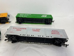 x4 LOT HO Scale Trains Locomotive Large Box Cars Burlington Southern Weyer UP RR