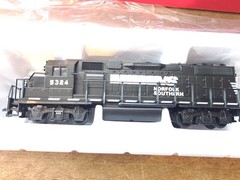 Life Like HO Scale 8020 Norfolk Southern GP38 Low Nose Diesel Locomotive Set