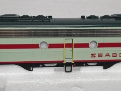 Proto 2000 HO Scale 21010 E8/9 Diesel Locomotive Seaboard SBD 3059 NOS