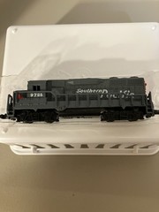 Southern Pacific Locomotive #9725 Model Train – High Speed Metal Products