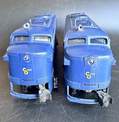 Lionel Postwar 225 Chesapeake & Ohio C&O AA Powered Diesel Locomotive Pair Runs