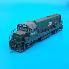 Atlas / Kato 8033 N Gauge ALCO C-425 (?) Locomotive Custom 2501 TW Green TESTED