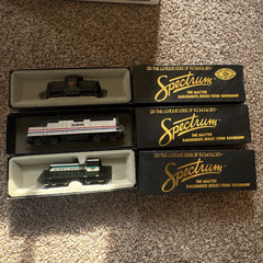 Spectrum HO Diesel Locomotive Lot 3 GE 70T B&A 50 Amtrak F40PH 304 GE 44T