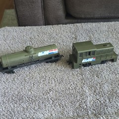 Lionel HO US Army Switcher Diesel Locomotive Green DC Analog 0-4-0 Lights