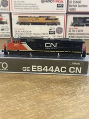 Kato N Canadian National ES44AC #CN 2898 Locomotive Lightly Used
