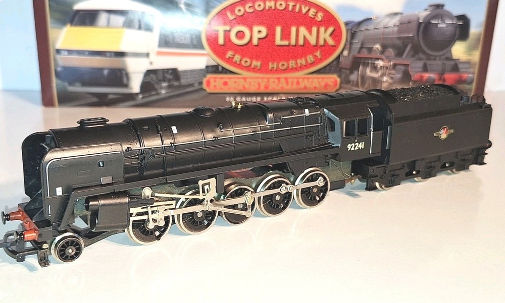 Hornby R864 BR 9F Loco #92241. New Old Stock. Mint Cond. Boxed. 2 Rail DC. OO