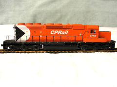 EMD SD40-2 Snoot Nose Locomotive: CP Rail #5743 (Athearn,HO),Tested,Needs Detail