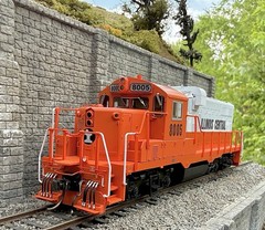 HO Scale InterMountain Illinois Central #8005 Paducah Rebuilt GP10 DCC/Sound/NIB