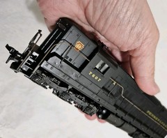 HO Athearn PRR SD-9 EMD Powered Diesel RD # 7607- For Parts
