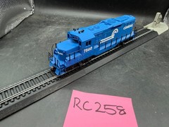 Walthers Conrail #7560 Diesel HO-Scale (FOR PARTS)