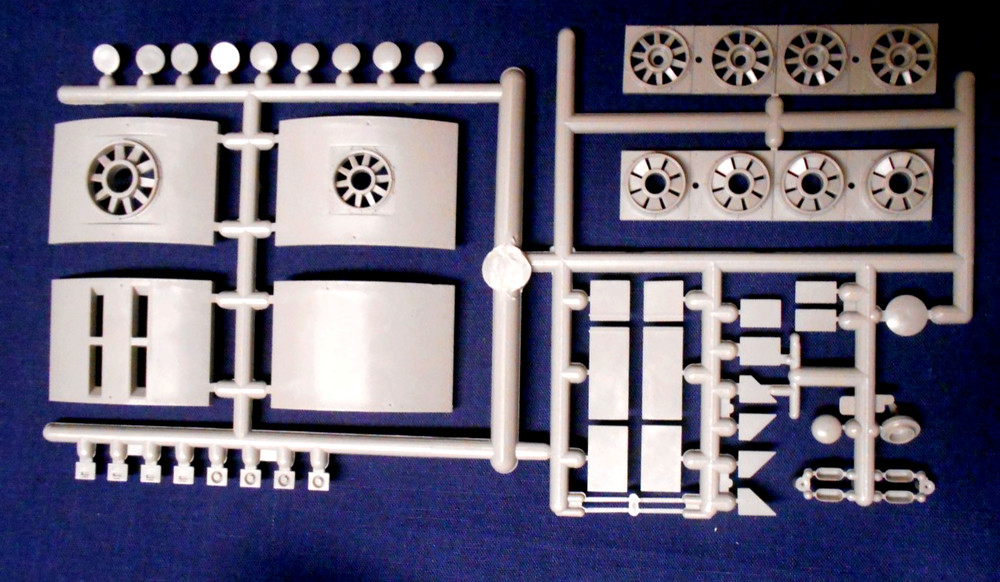 HIGHLINERS Undecorated #2001 F-7-A / B Fan & Detail Parts Set As Pictured