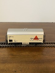 HO MARKLIN ~ #4426 APOLLINARIS QUEEN OF TABLE WATERS ~ FREIGHT BOXCAR LN In Box