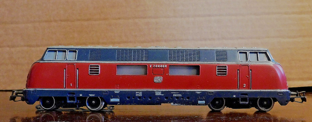 Marklin Class V200 Heavy-Diesel-Hydaulic Locomotive ~ Deutsche Bahn ~ HO Boxed