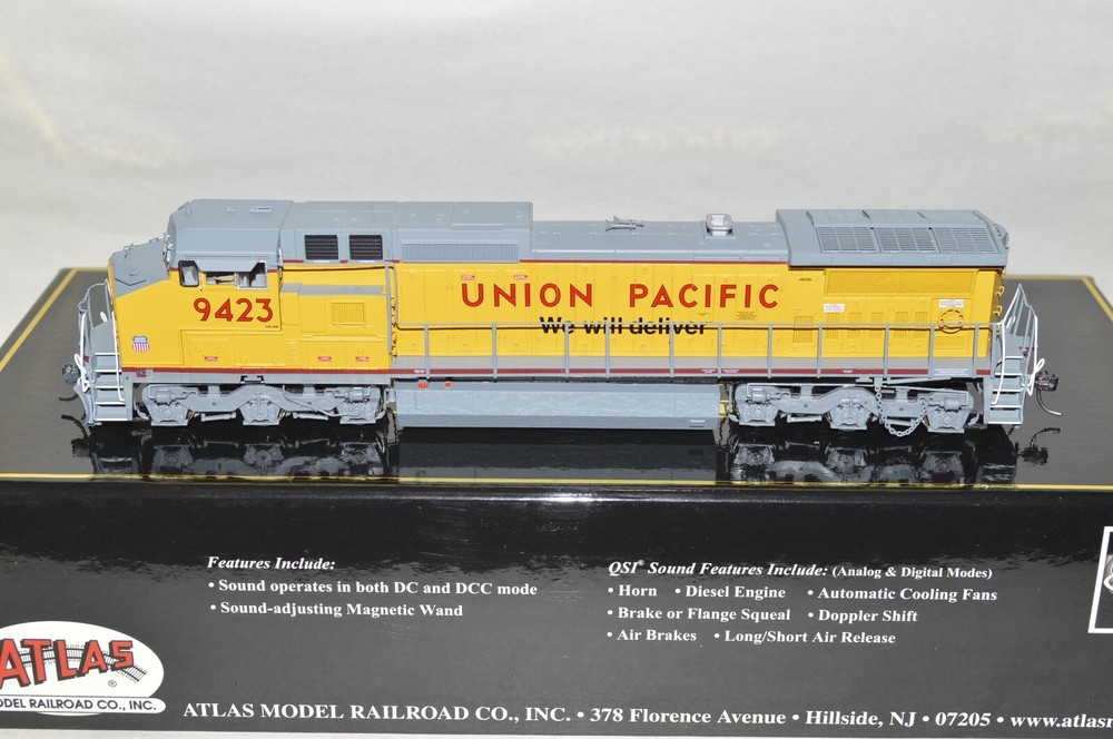 HO scale locomotive train Atlas Union Pacific RR GE -8-40CW DCC SOUND